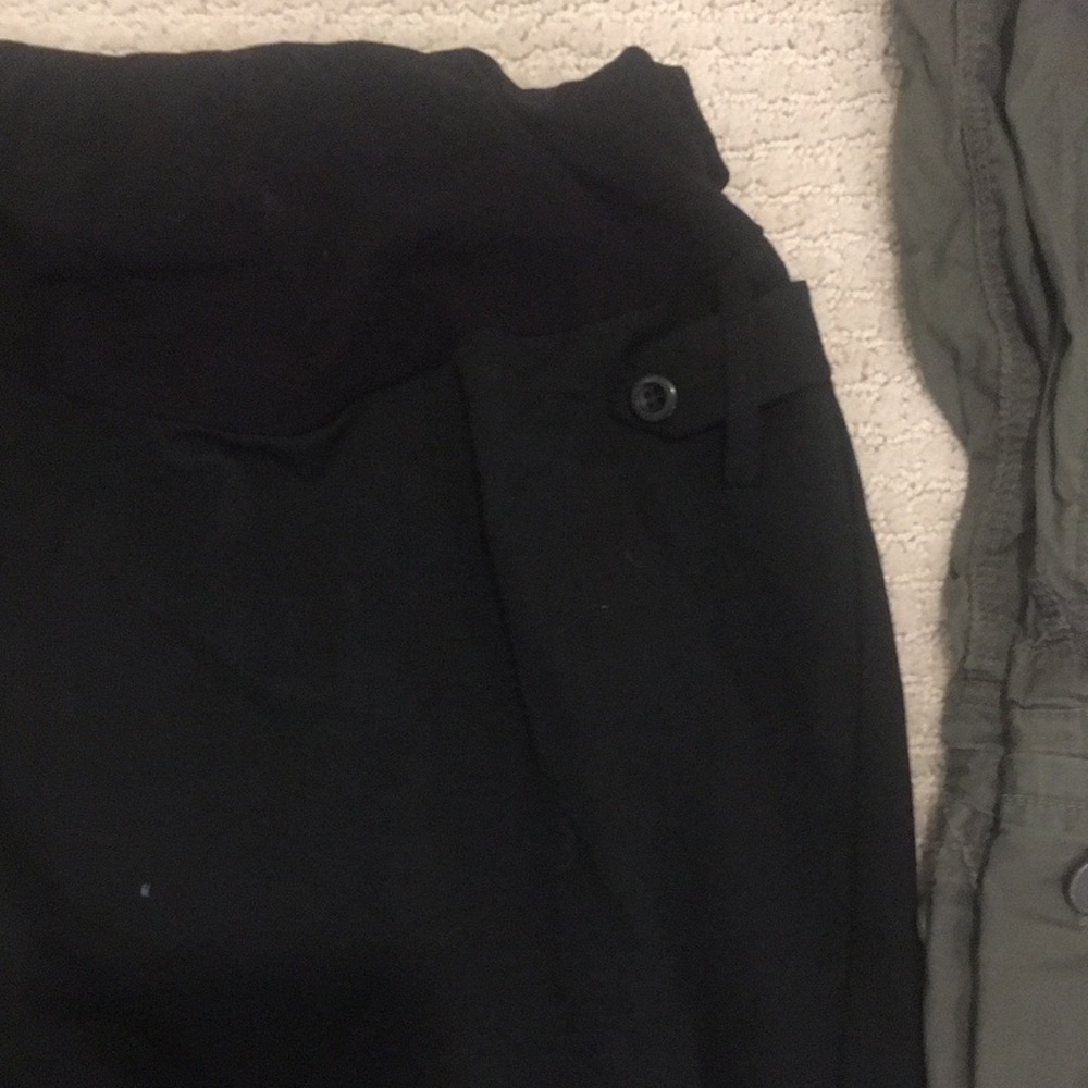 Maternity bottom bundle - Picture 2 of 7